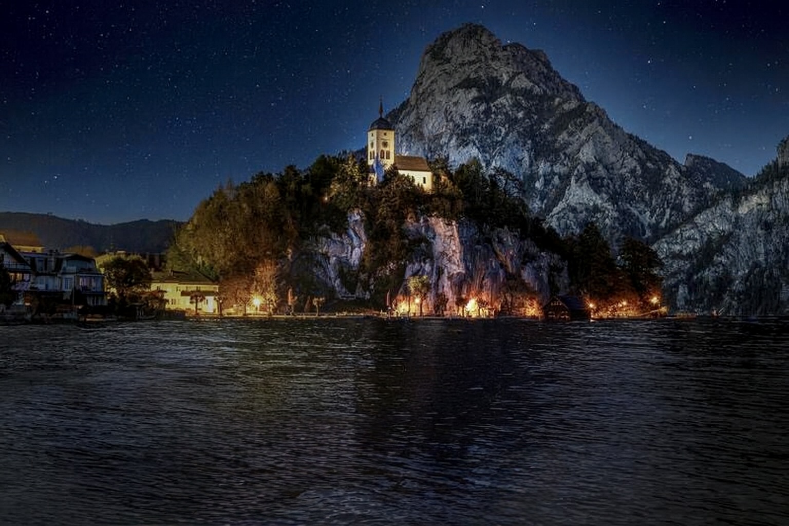 Christmas Markets at Lake Traunsee - Traunkirchen